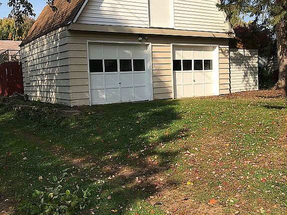 2nd image of 410 N 6th Ave