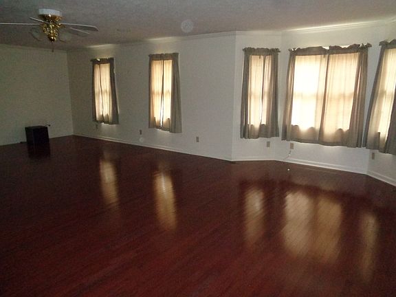 5th image of 400 Fern Creek Ln