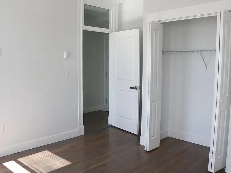19 Queensberry St #4 — Photo 9