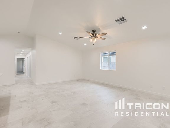 4th image of 2748 E Pueblo Ave