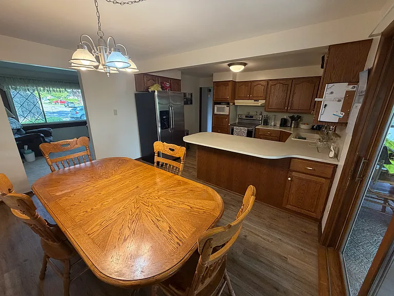 212 Vine St SE — Photo 5