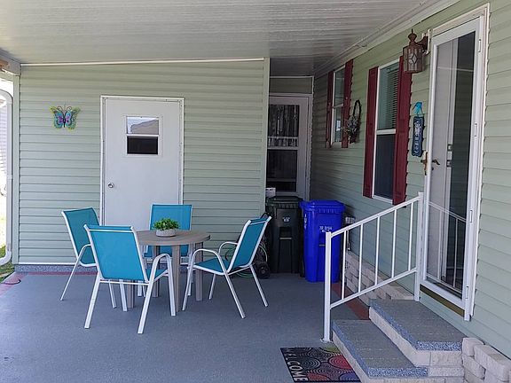 3rd image of 374 Katie Ave