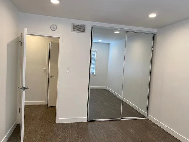 South Redondo Apartments — Photo 20