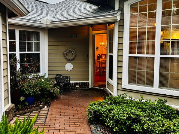 109 Bay Hill Ct