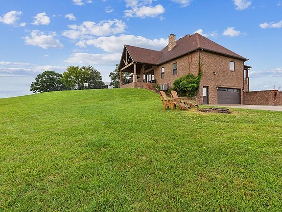 5th image of 215 George Akins Rd