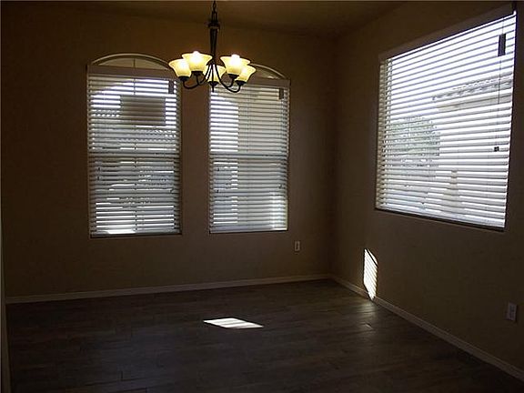 4th image of 5510 Grove Dr