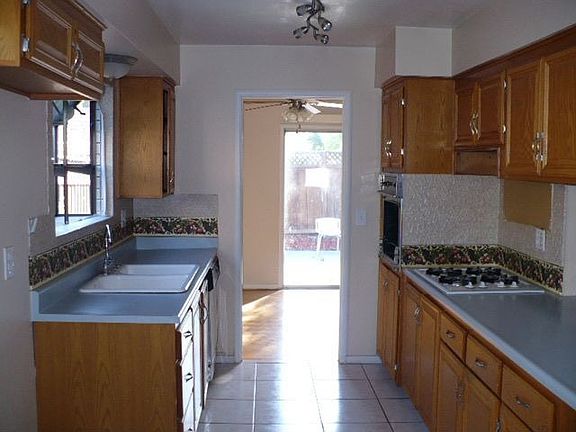 4th image of 5237 Great Oaks Dr