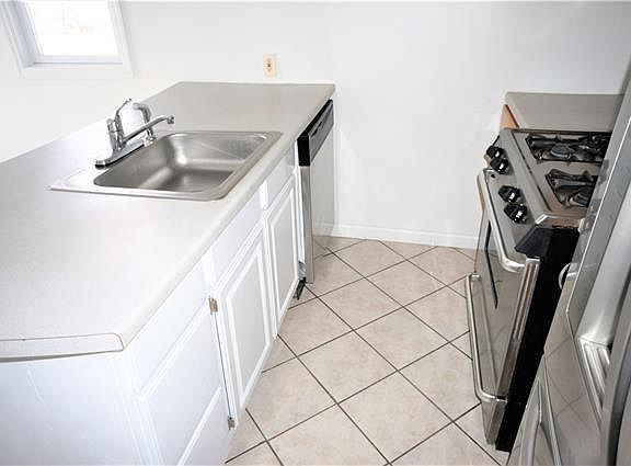 4th image of 22 Edgewood Pl