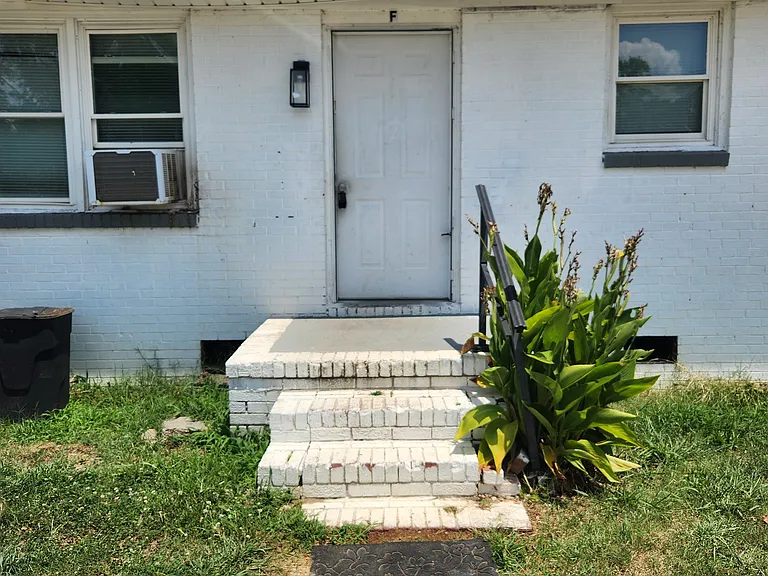 4835 N Old Laurens Rd #D — Photo 12