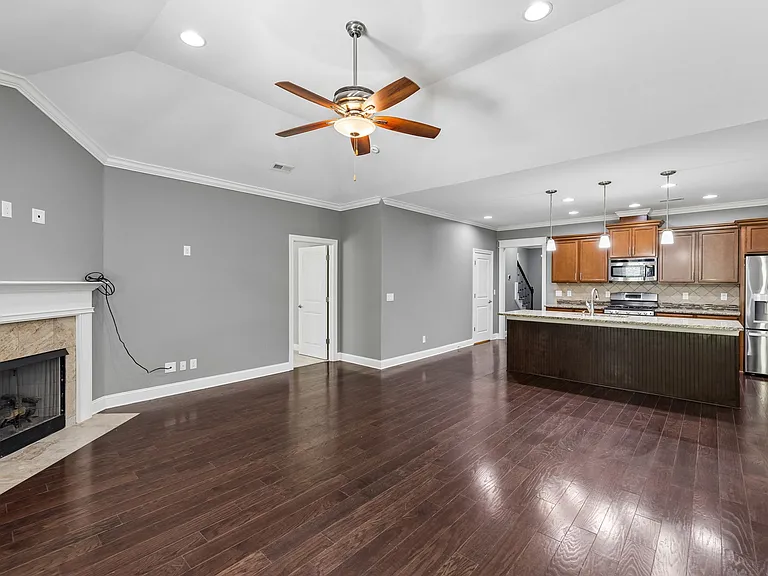 5425 Bungalow Cir — Photo 24
