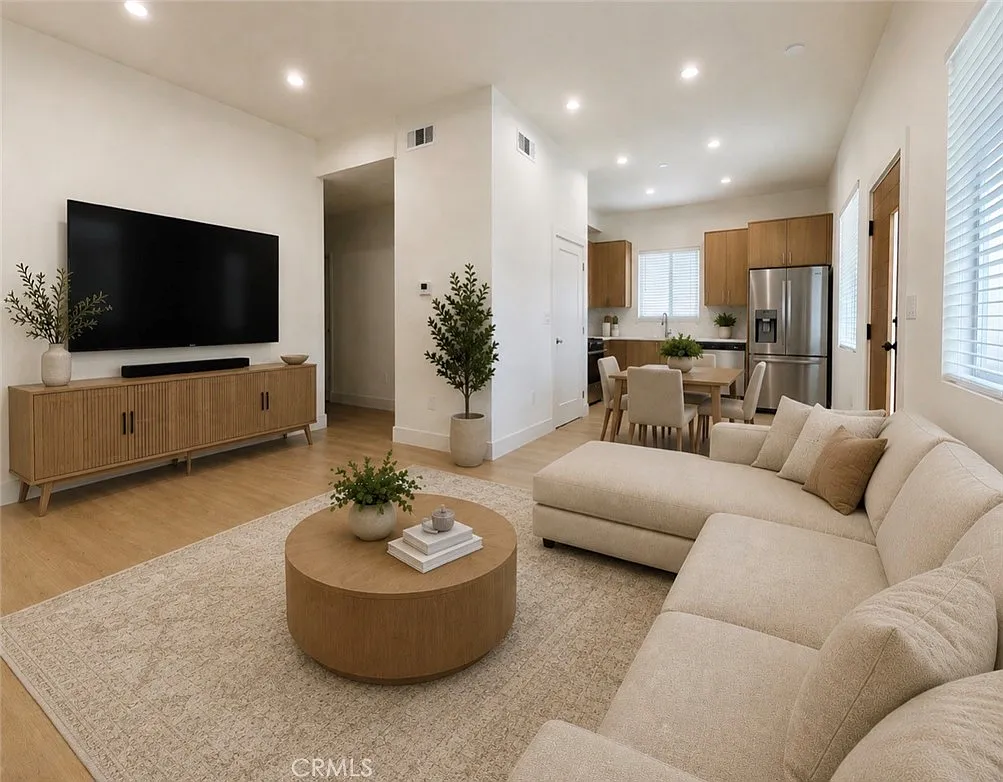 3 bed, 1108 sqft, $3,495 — Photo 1