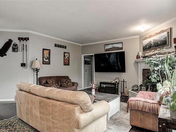 5th image of 8910 W 132nd Ter
