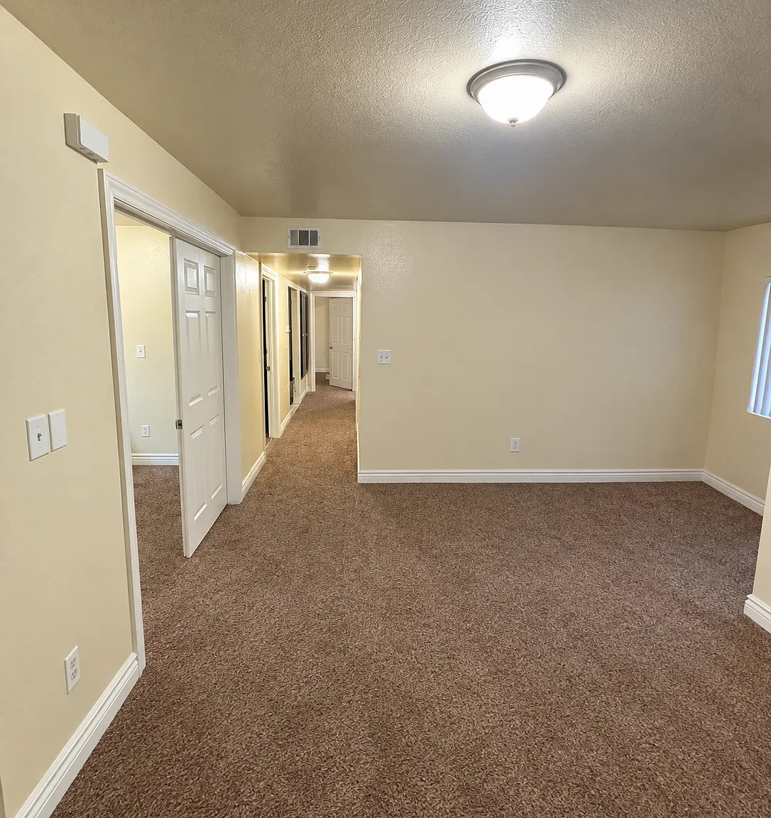 4 bed, 1275 sqft, $3,650 — Photo 3