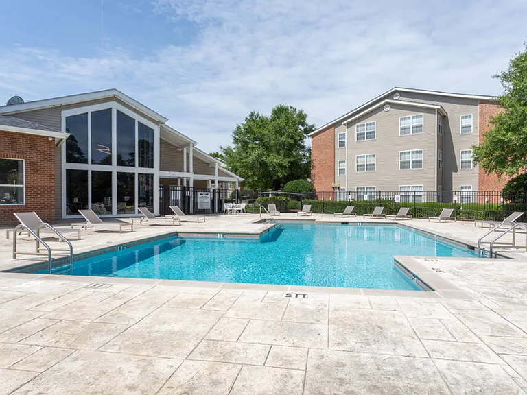 2 Luxurious Pools | Vie at University Downs