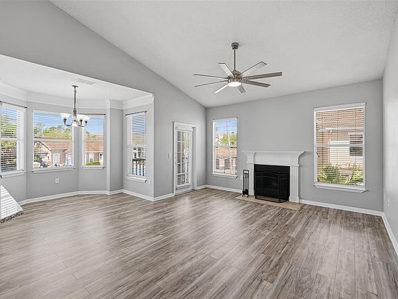 3rd image of 10504 Villa View Cir