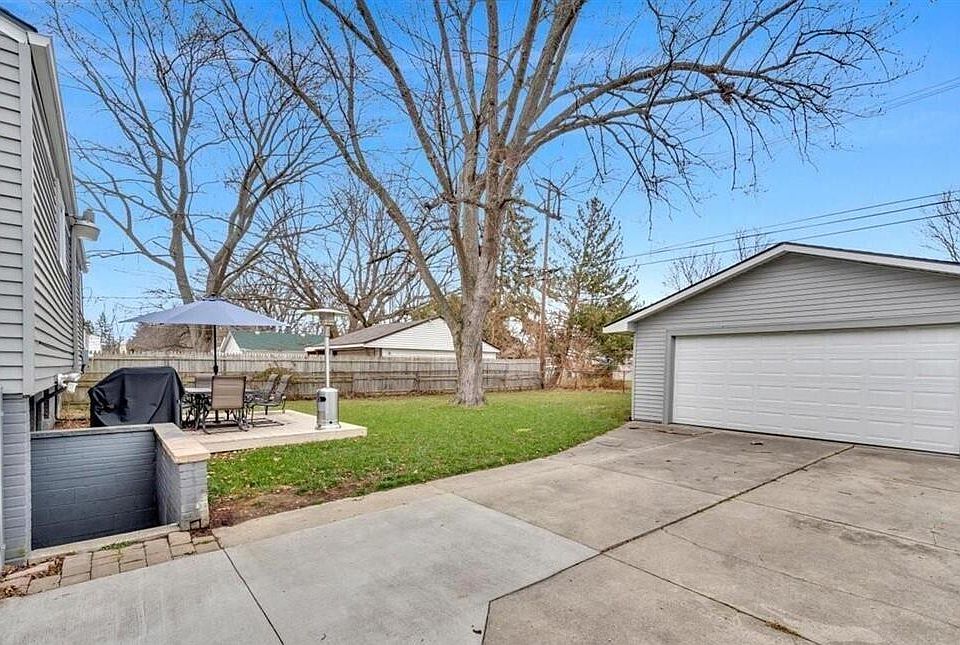 2nd image of 36440 Weideman St