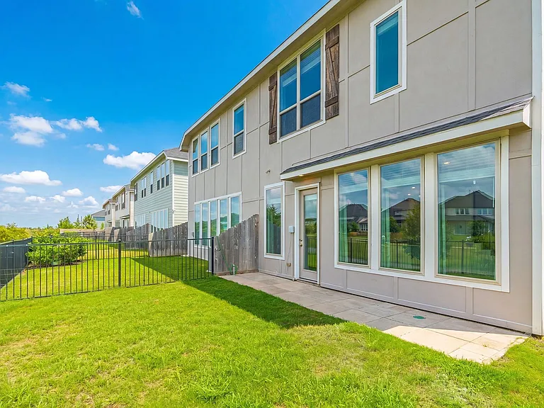 5634 Amber Brook Ln — Photo 45