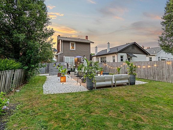 4th image of 2613 Leslie Ave