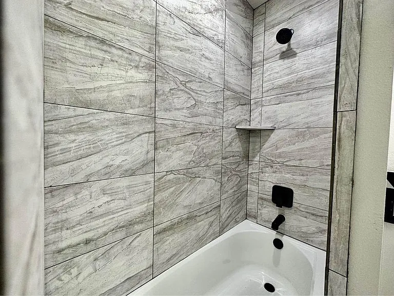 4302 Hirsch Rd #B — Photo 19
