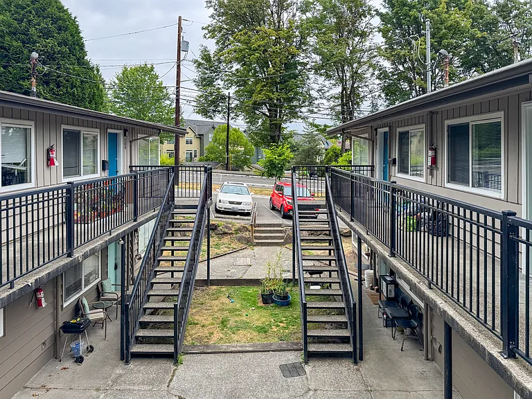 2815 S Alaska St #202 — Photo 16