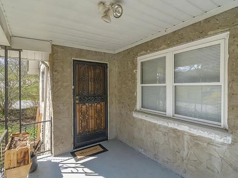 974 W Chapel Rd — Photo 7