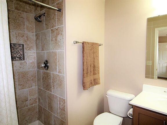 4th image of 5331 Oakcrest Ct