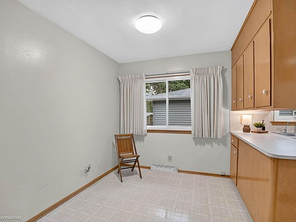 5th image of 1504 Lyon Ave