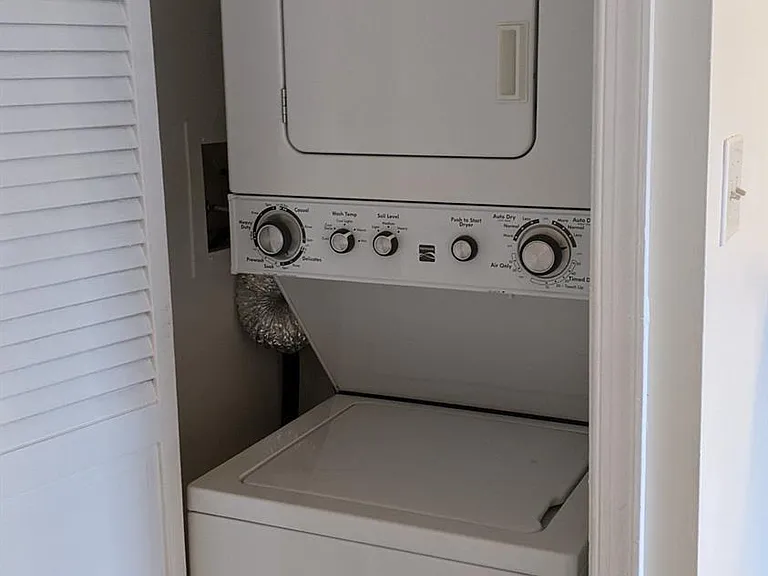 282 Cozzens Ct — Photo 9