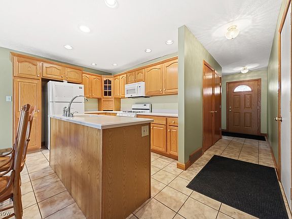 3rd image of 3018 Blenheim Ave