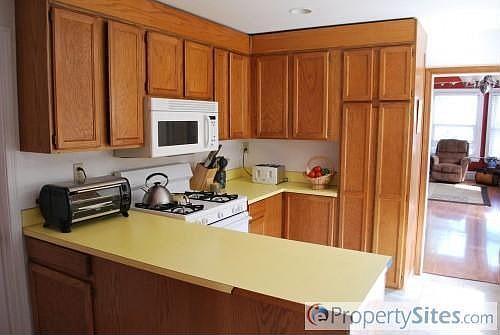 5th image of 4824 S Thompson Ave