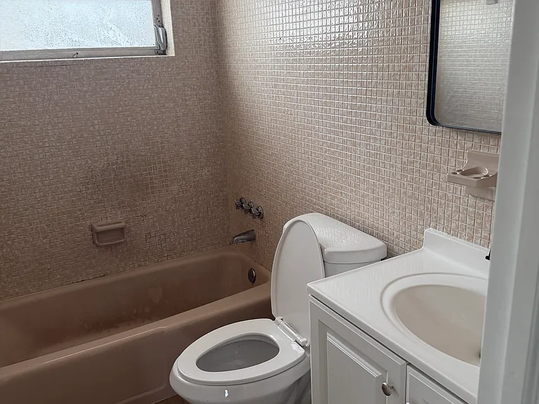 34 NW 17th Pl #24 — Photo 5