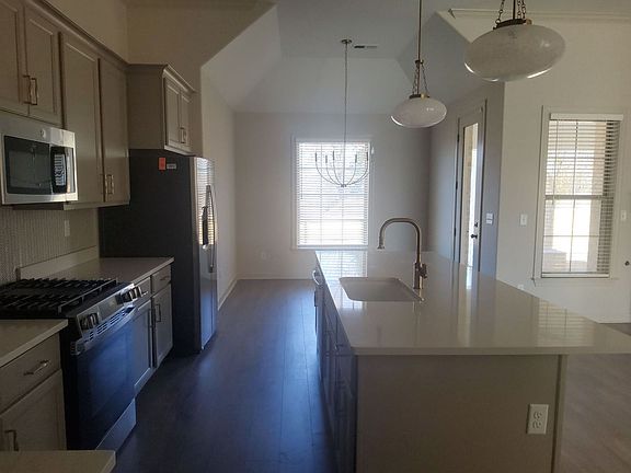 4th image of 260 Valleyview Ln