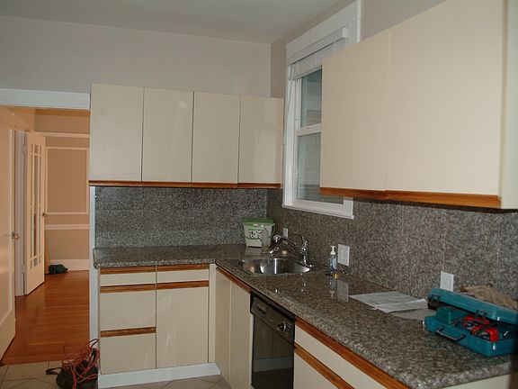 2nd image of 326 20th Ave #Flat