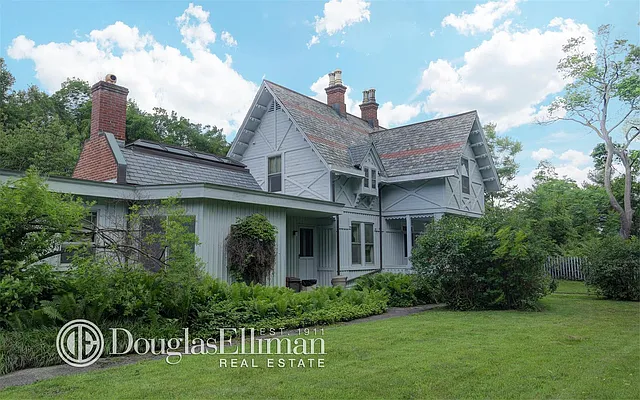 Sold by Douglas Elliman | media 3