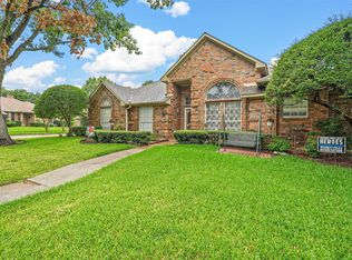 715 Amesbury Dr, Mesquite, TX 75150
