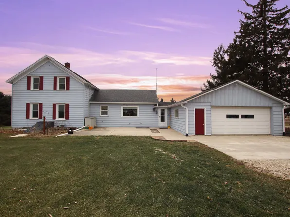 N11668 Columbia Dr, Lomira, WI 53048