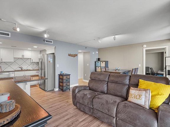 2nd image of 600 E Admiral Blvd #1403