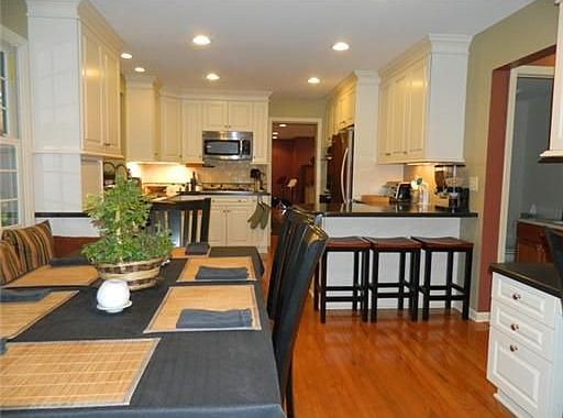 3rd image of 3520 Sturbridge Ct