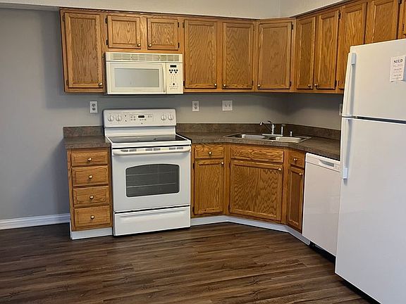 2nd image of 129-133 Florence Ct #129