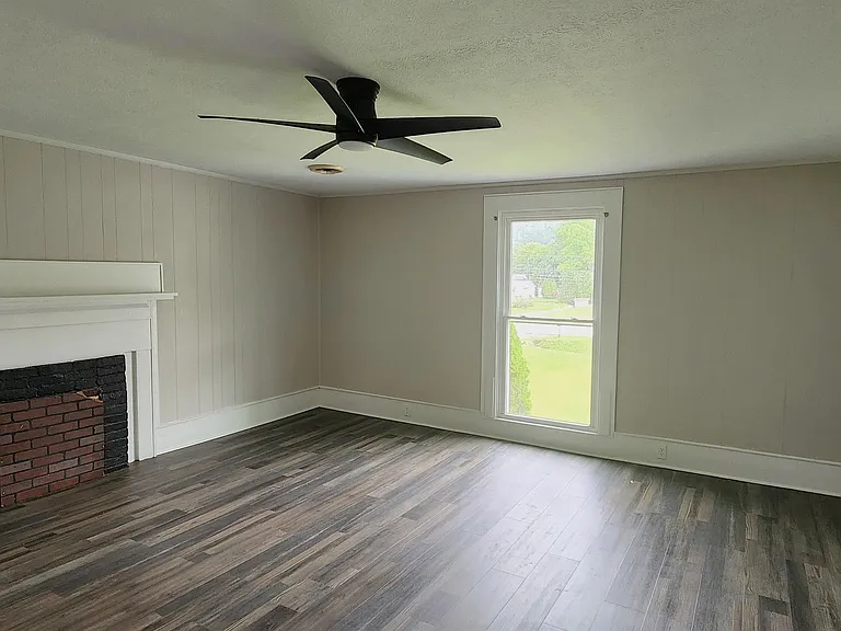 927 E Mount Vernon St #B — Photo 7