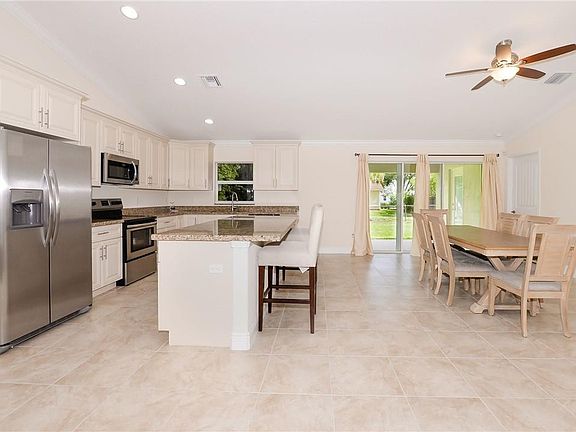 3rd image of 4611 SW Nackman