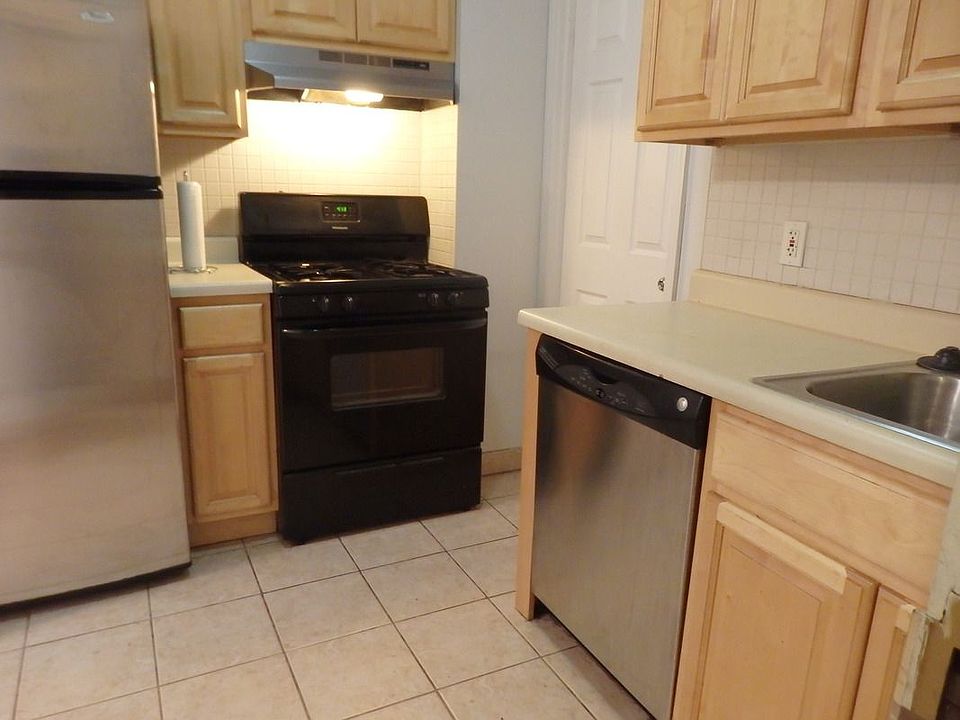1st image of 502 W 47th St APT 1E