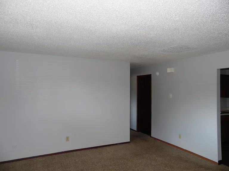 Arnold's Park Apartments — Photo 44