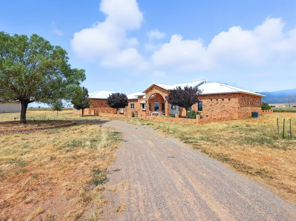 29 Mora Dr, Belen, NM 87002