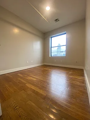 Rented by EXR | media 5