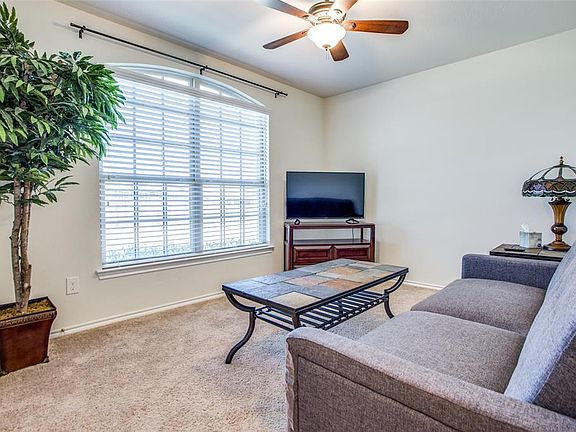 5th image of 1113 Riverstone Trl