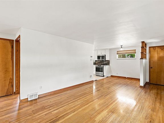 5th image of 1552 Orchardview Dr