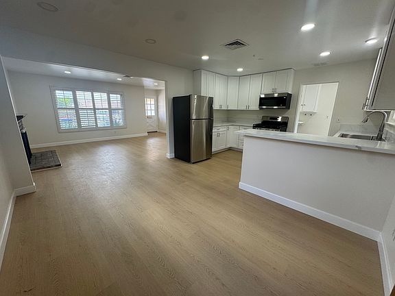 3rd image of 1737 Ash Dr