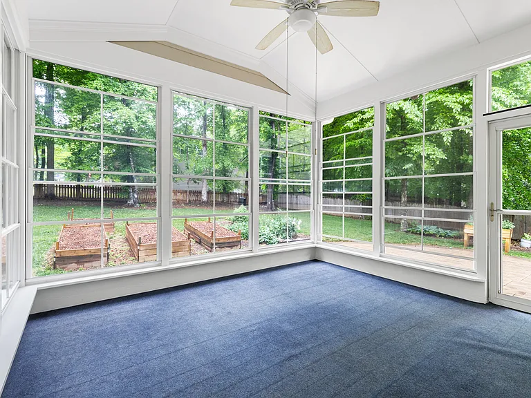 511 E Hatterleigh Ave — Photo 31