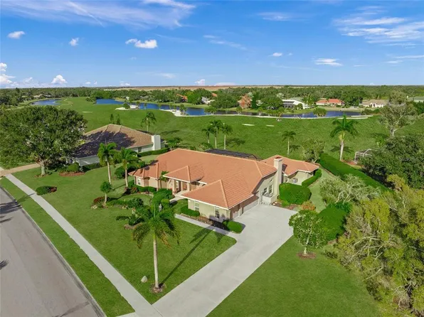 8890 Misty Creek Dr, Sarasota, FL 34241